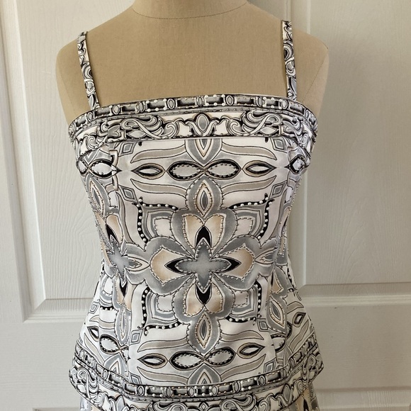 White House-Black Market Skirt Set-Skirt is sz 4, top is sz 0. Beautiful pieces. - Picture 2 of 16